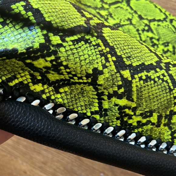 Justfab - Picture 2 of 6